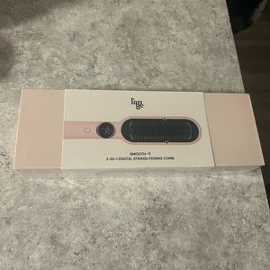 Brand new Lange straightening comb. Never even opened the box.